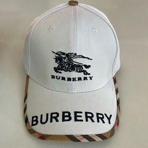 Burberry cap one size for women.